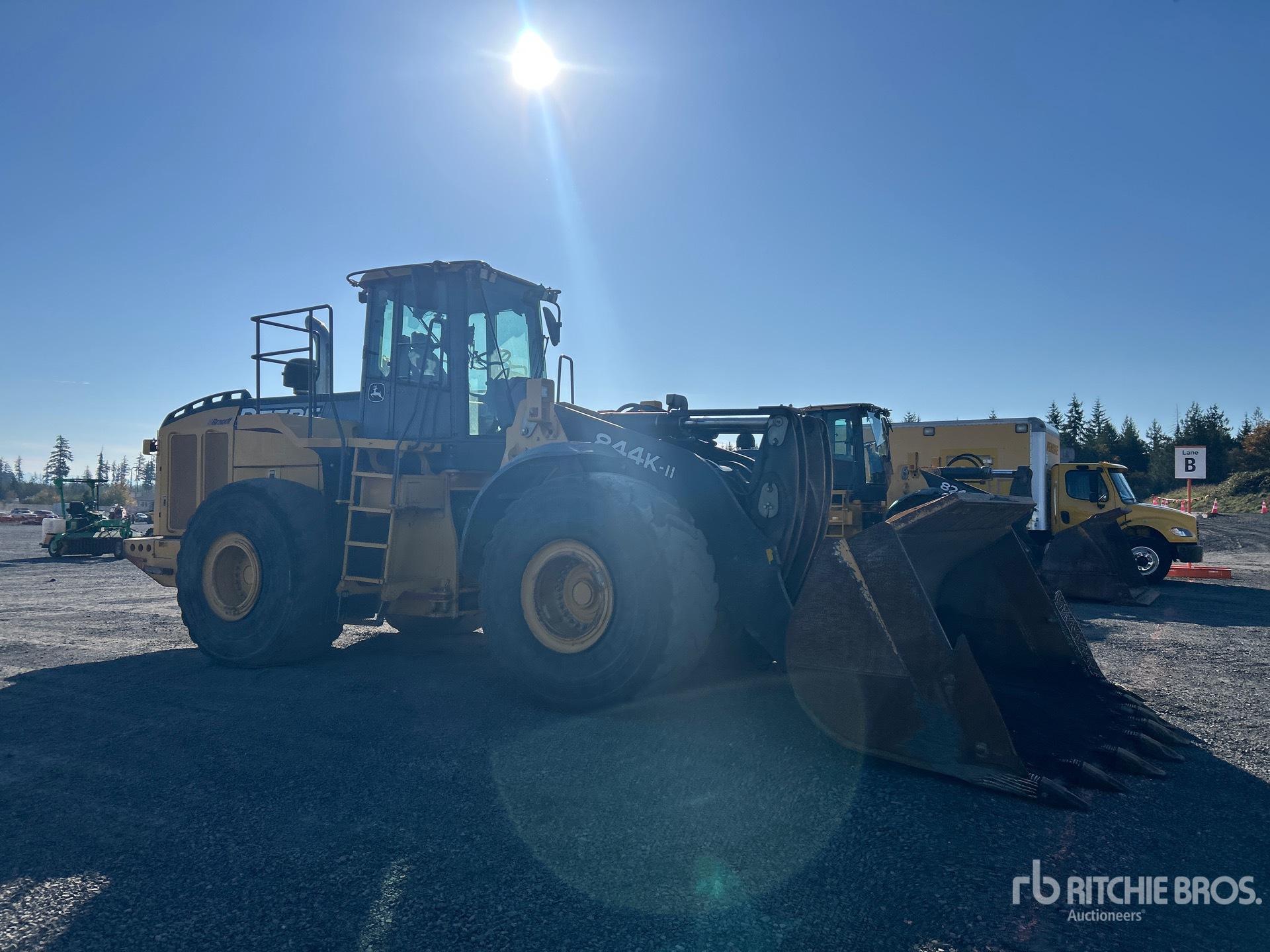 2015 John Deere 844K-II