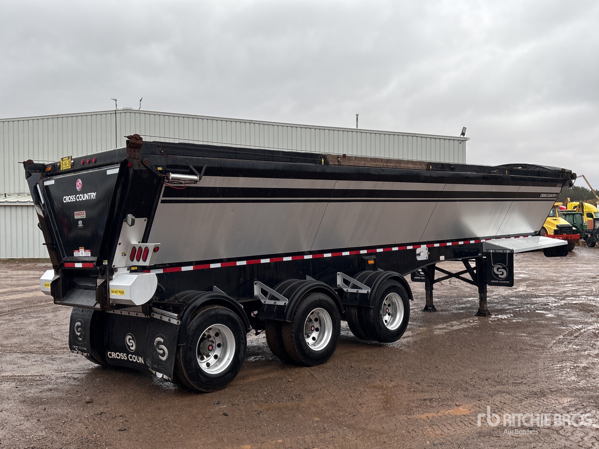 2023 Cross Country 39 ft Tri/A