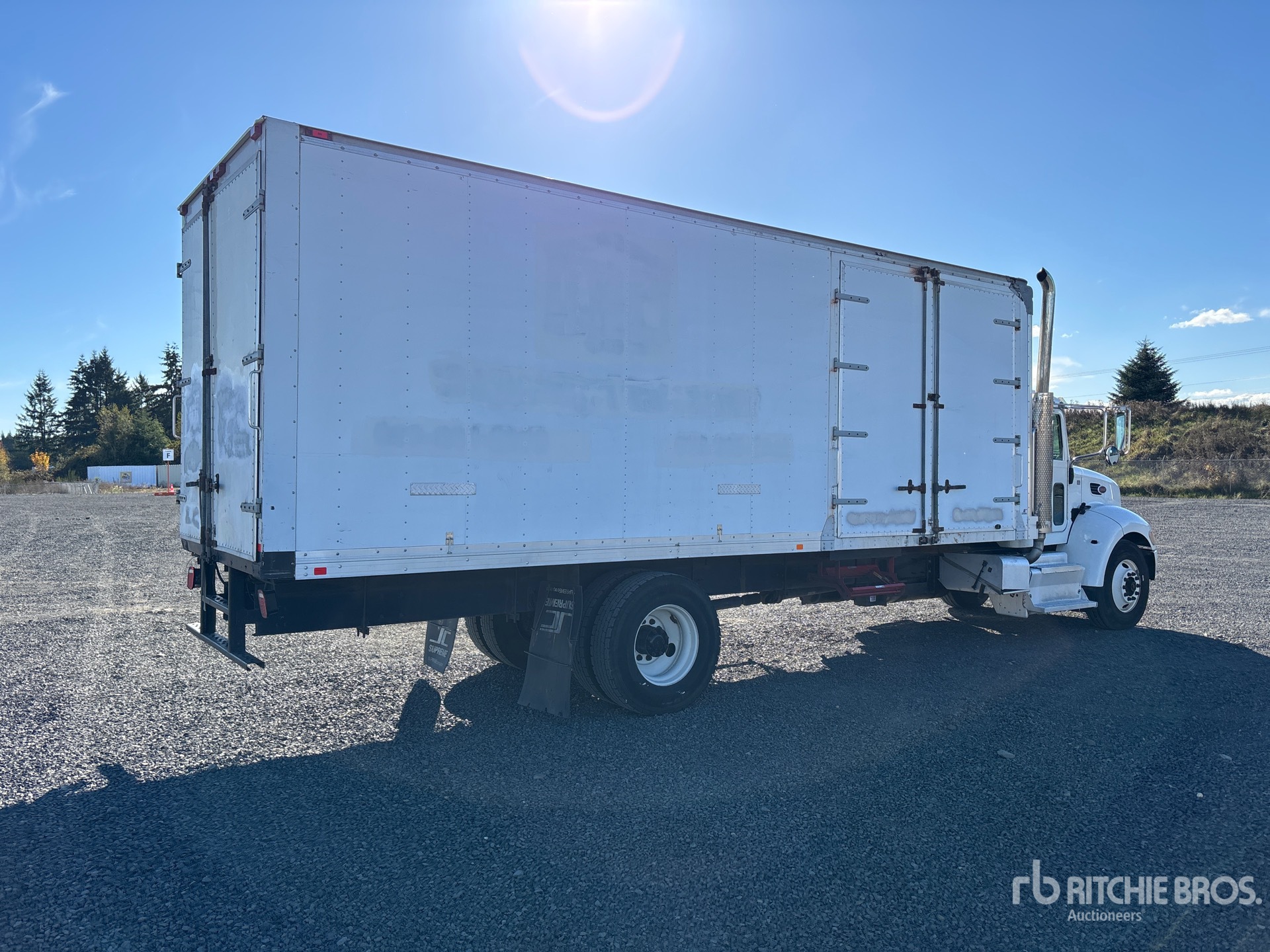 2015 Peterbilt 337