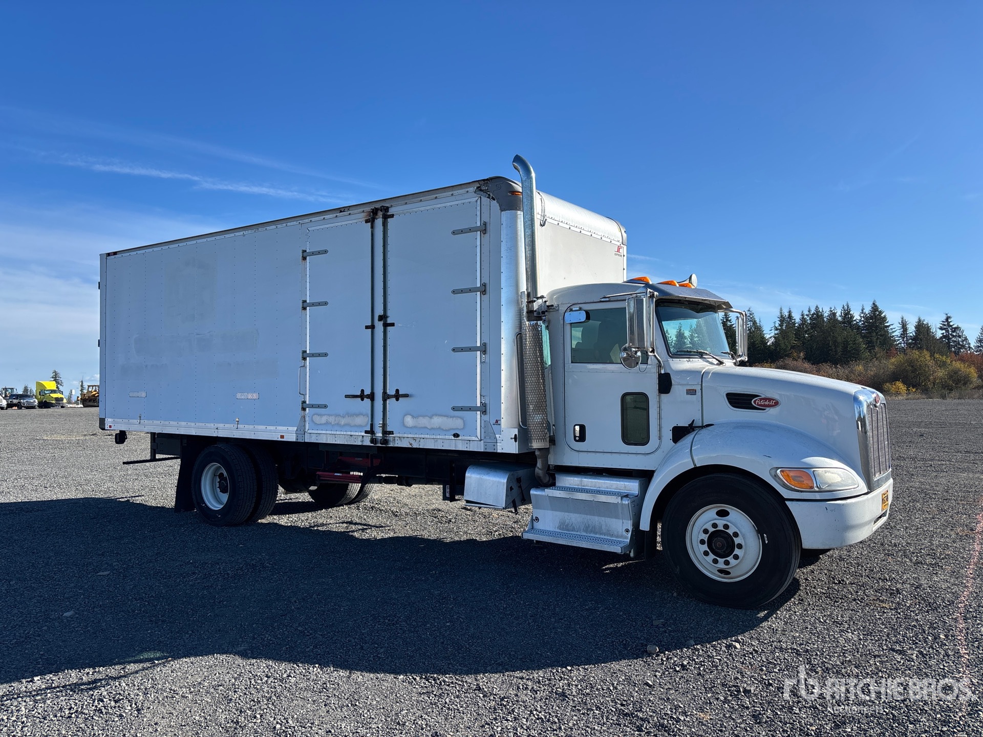 2015 Peterbilt 337