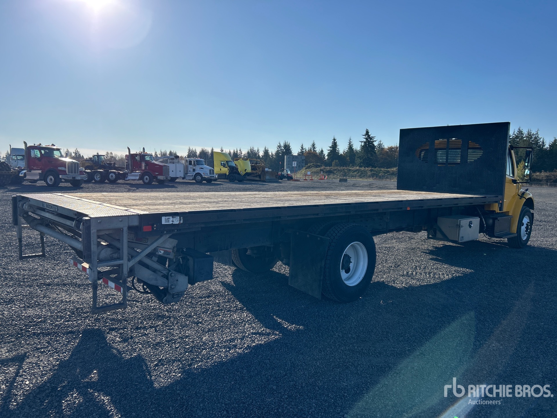 2020 Freightliner M2 106