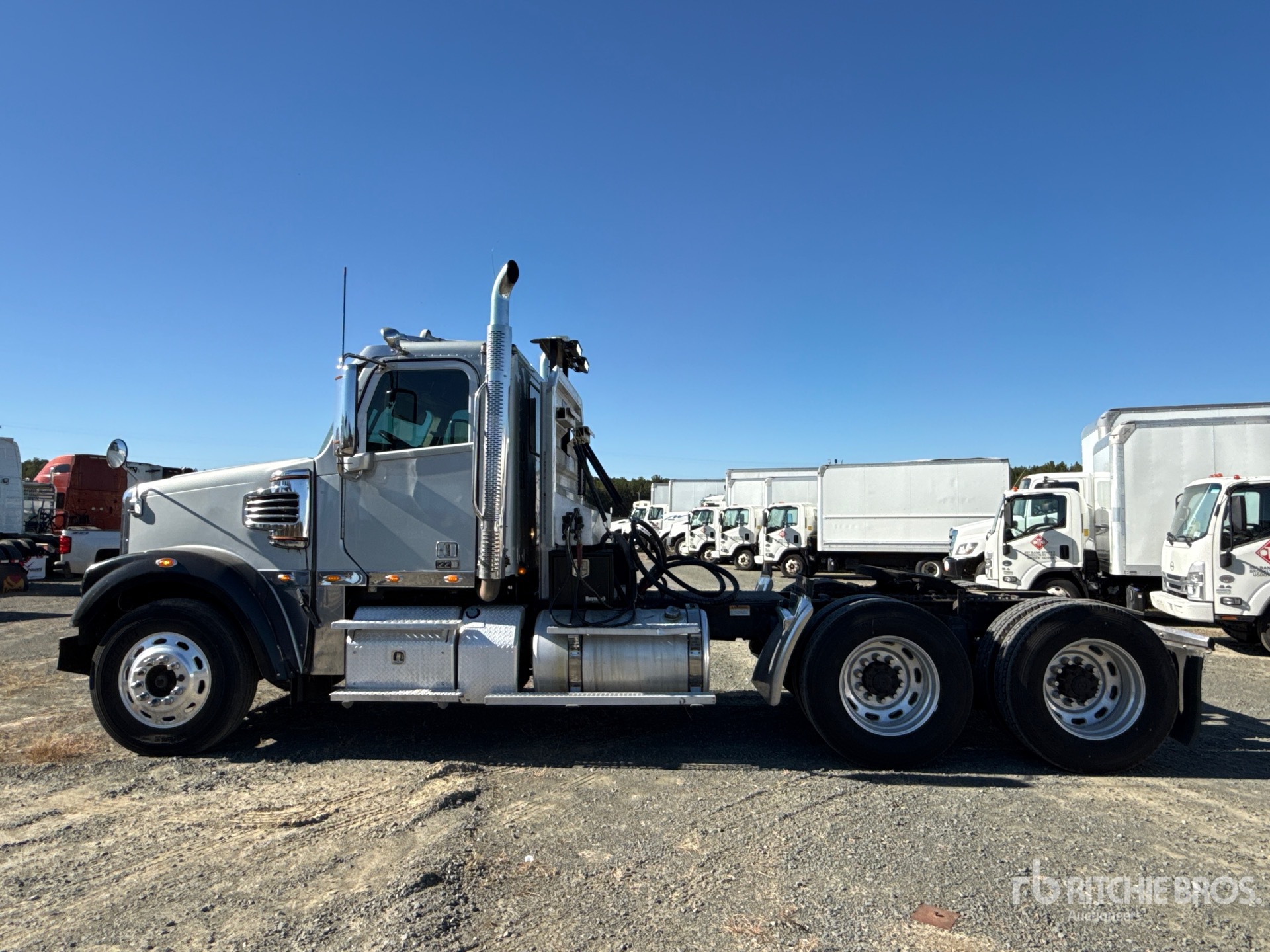 2015 Freightliner CORONADO 122