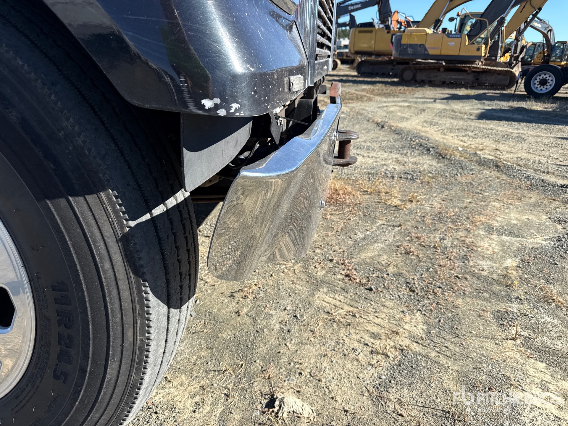 2015 Freightliner CORONADO 122