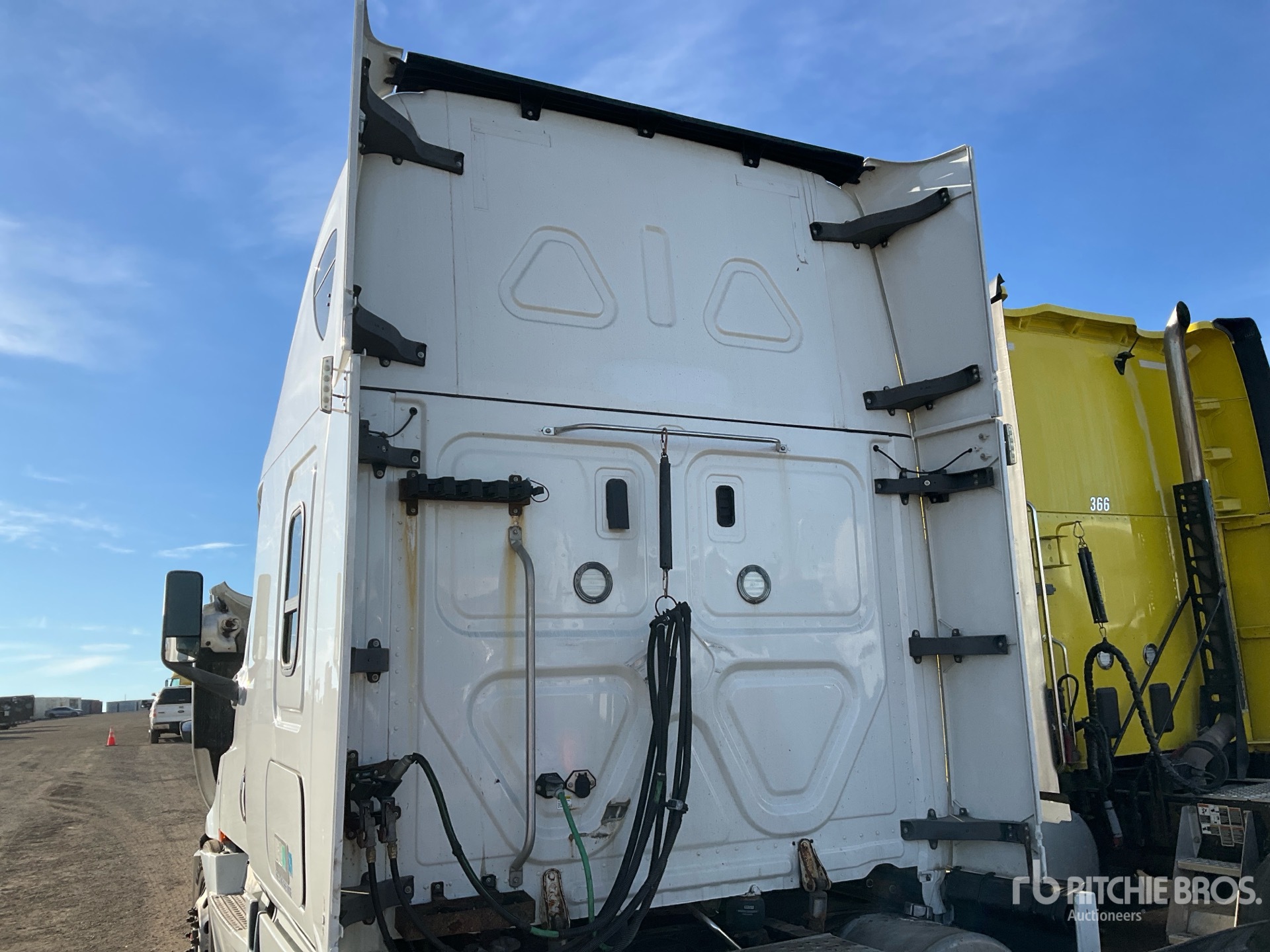 2018 Freightliner CASCADIA 126