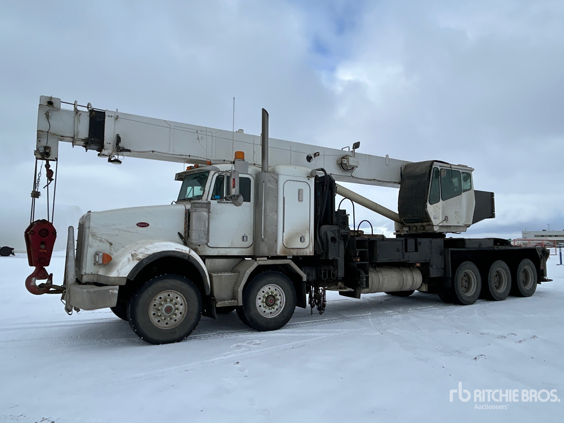 Photo of 2004 Peterbilt 378