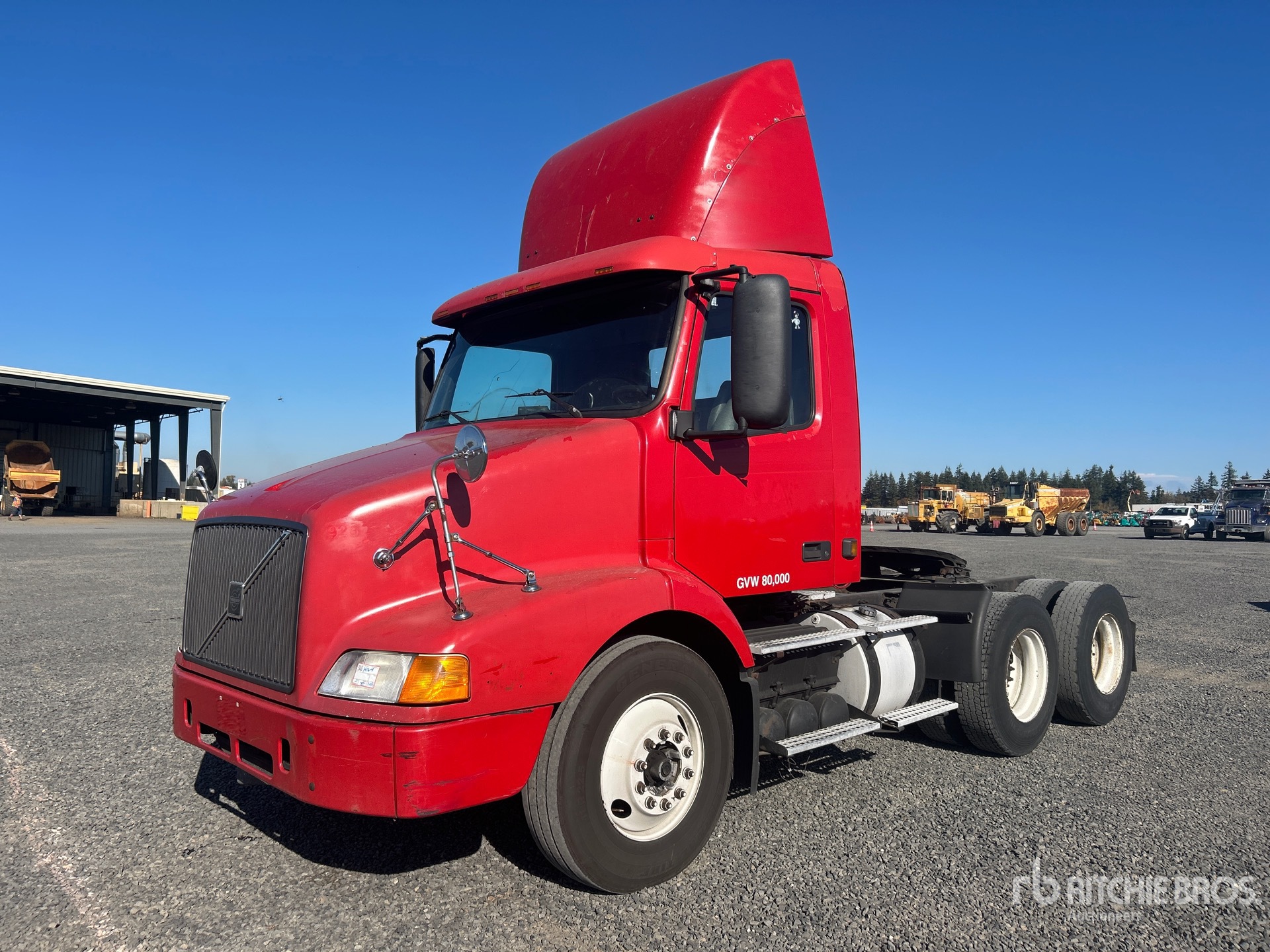 Photo of 2002 Volvo VNM