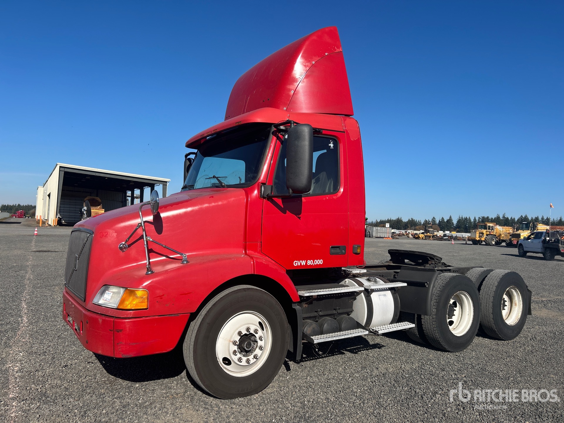 2002 Volvo VNM