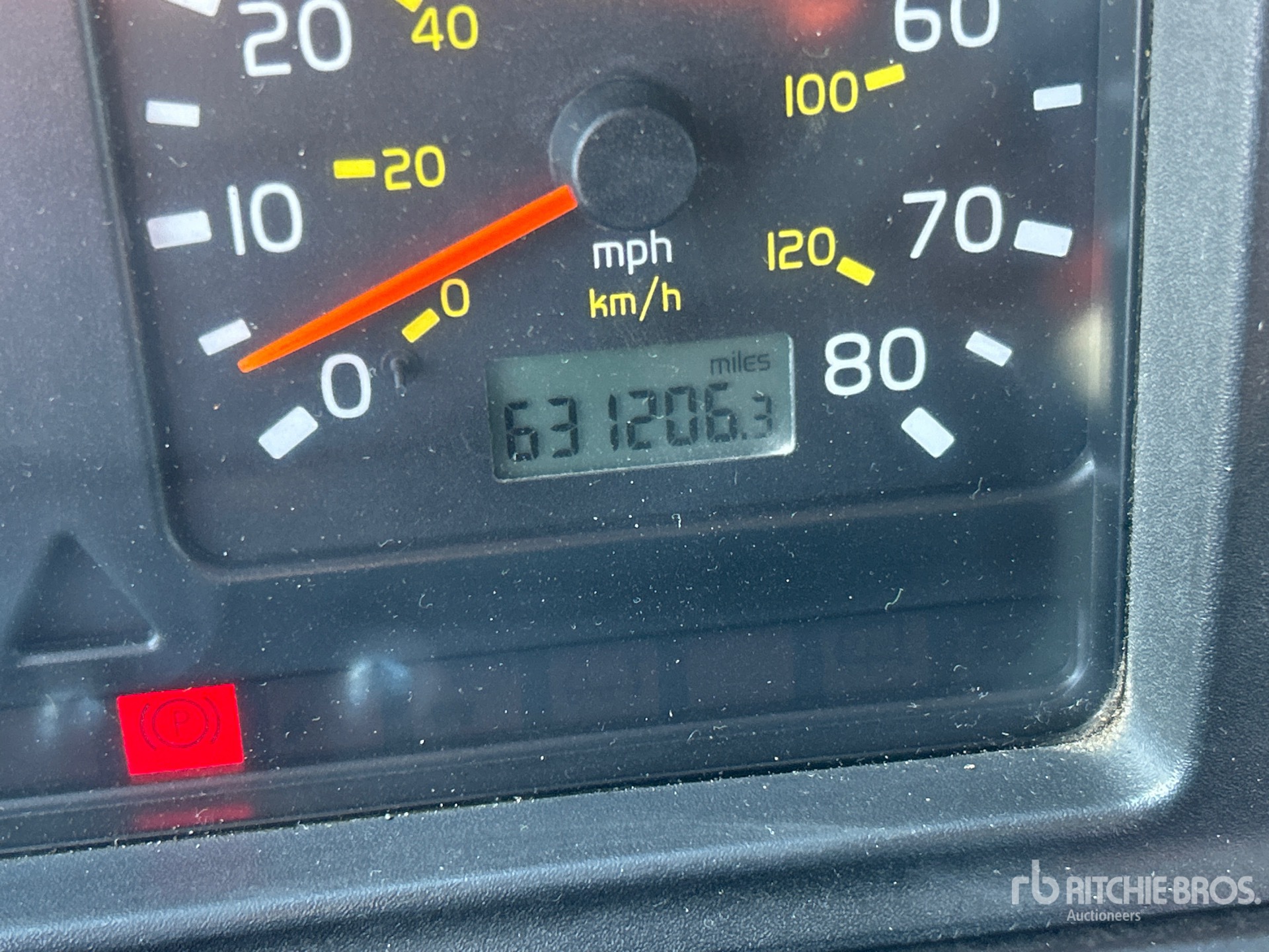 2002 Volvo VNM
