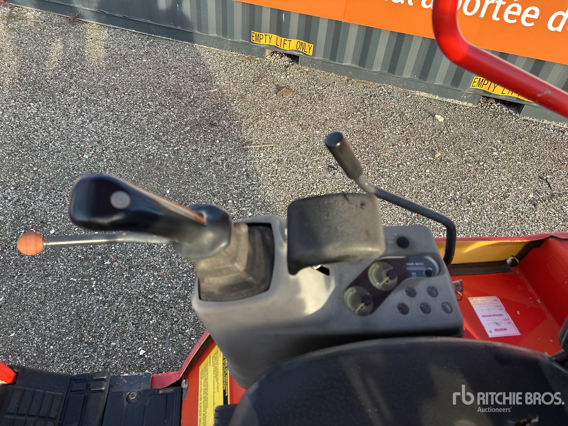 2014 Yanmar SV17