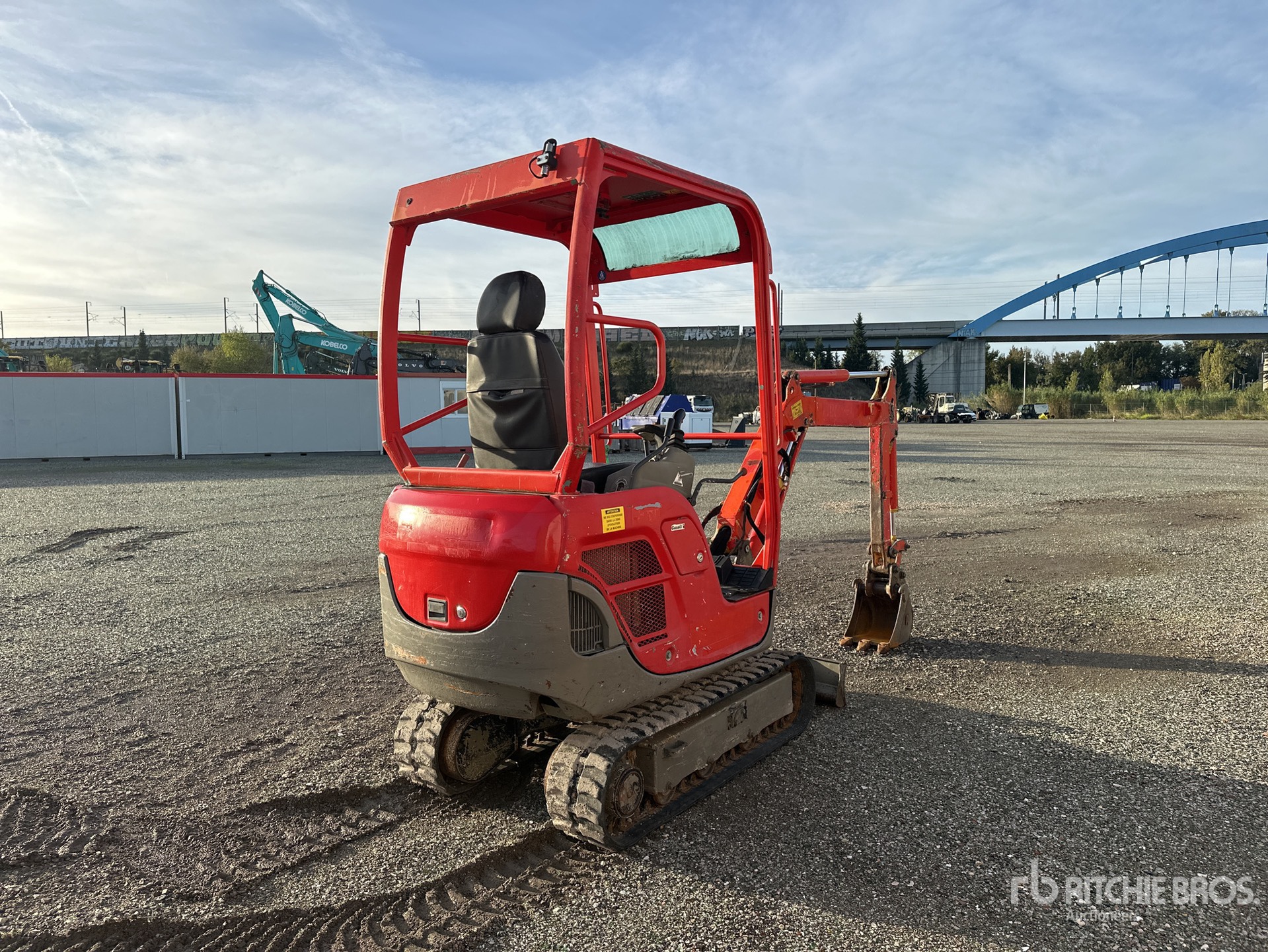 2014 Yanmar SV17
