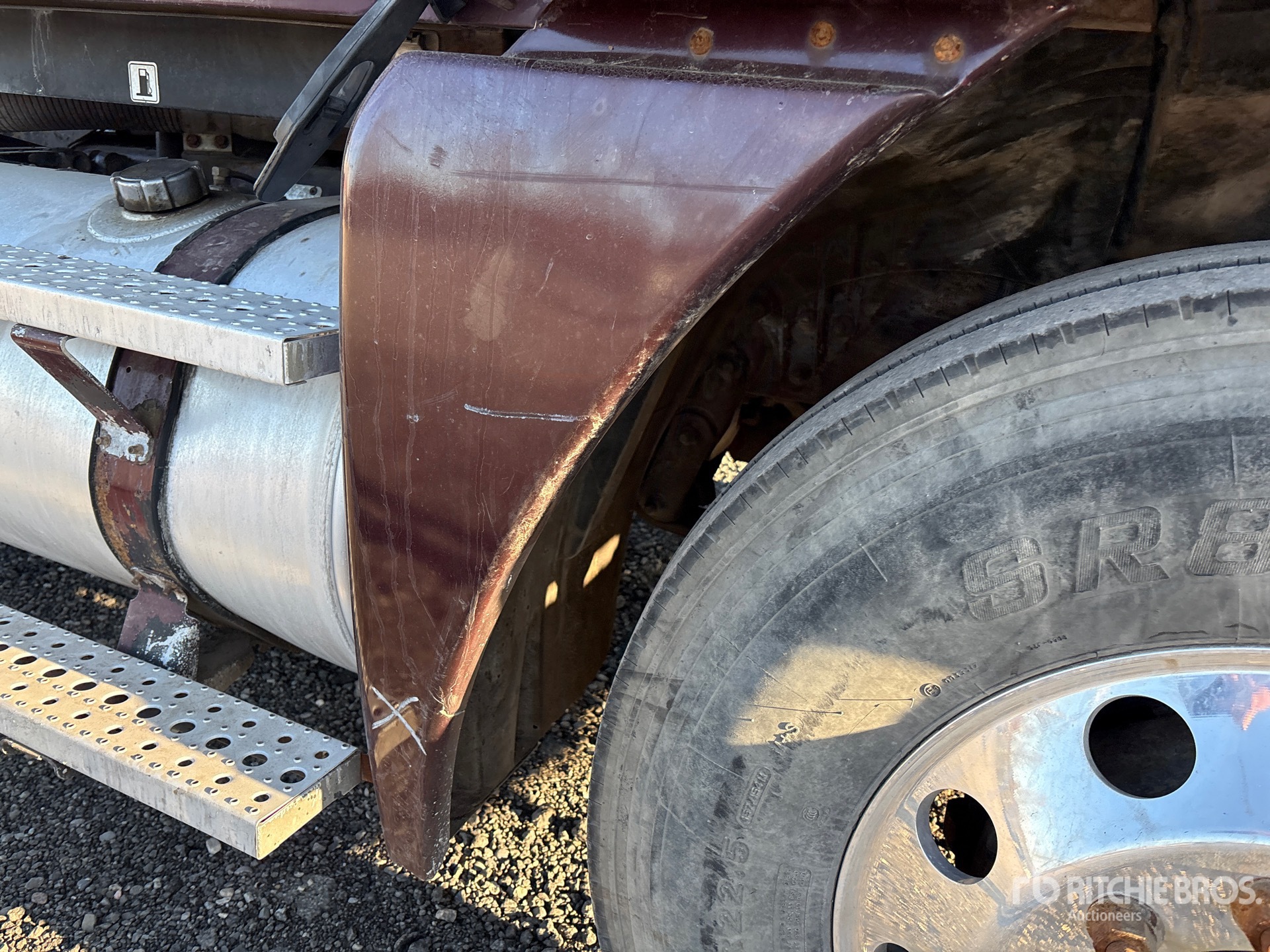 2001 Freightliner COLUMBIA 120