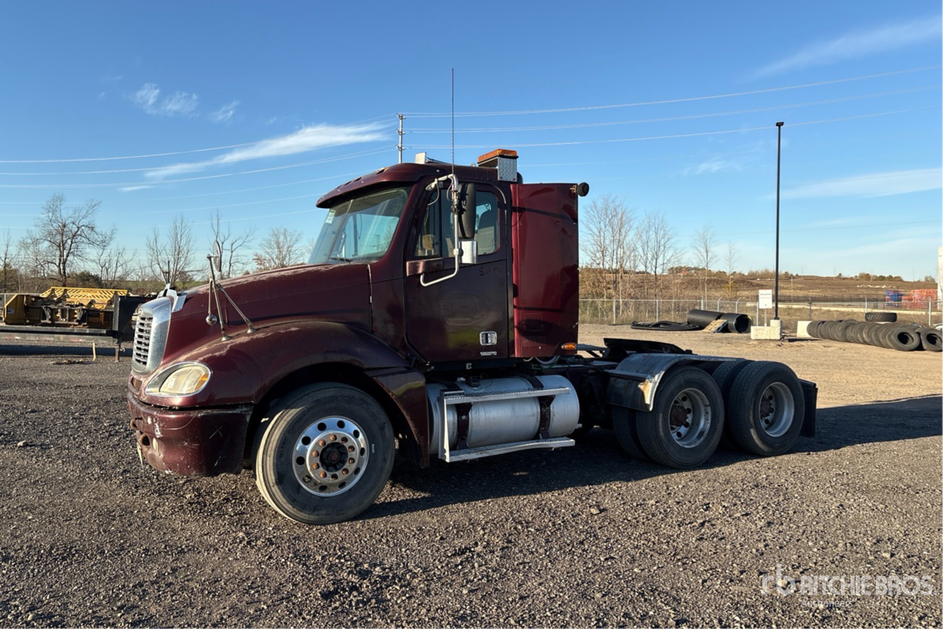 2001 Freightliner COLUMBIA 120