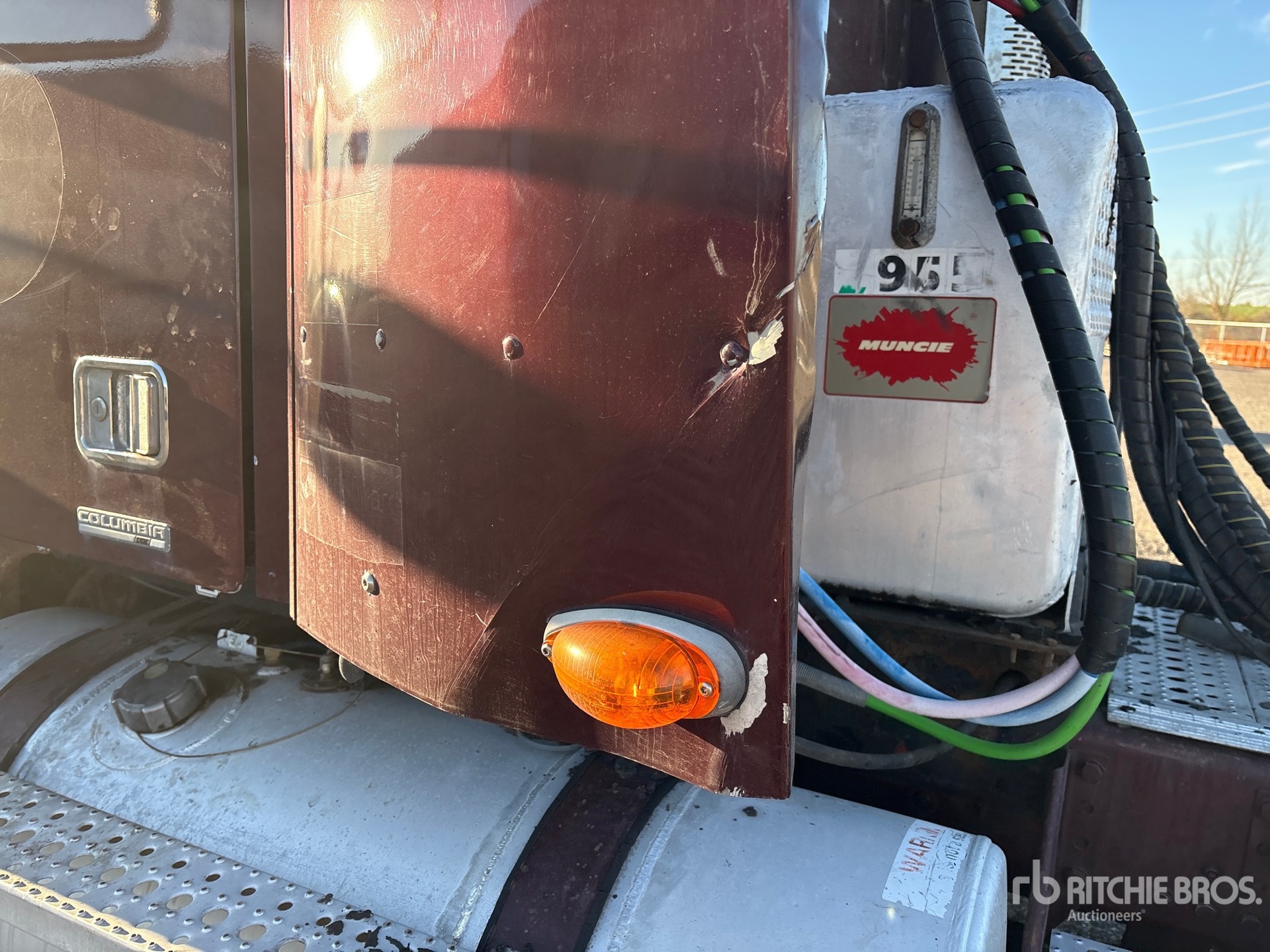 2001 Freightliner COLUMBIA 120