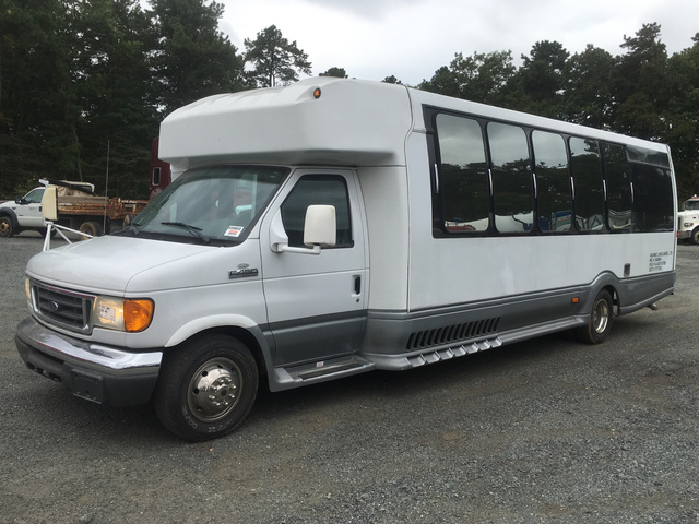 2007 Ford Econoline Super Duty Bus