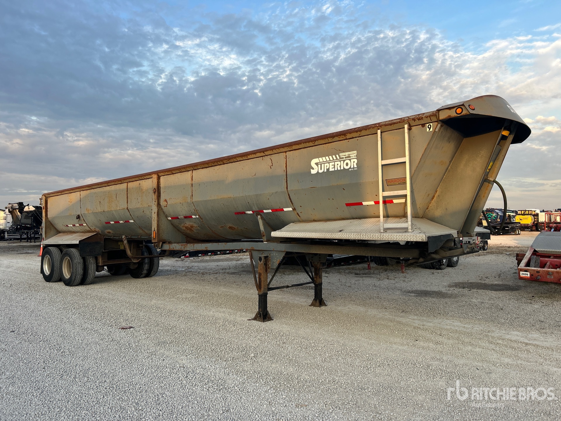 2010 Superior 39 ft T/A