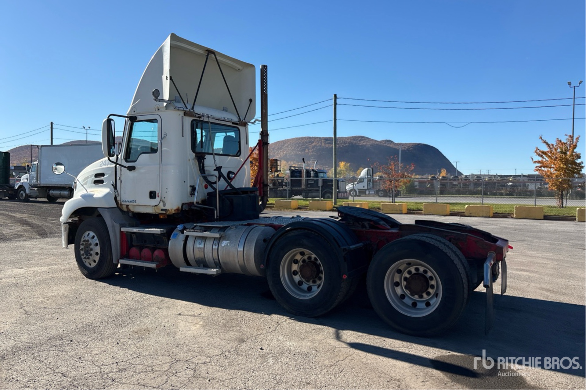 2015 Mack CXU613