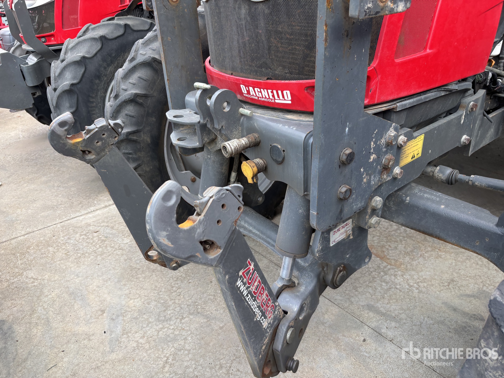 2017 Massey Ferguson 5608 DYNA-4