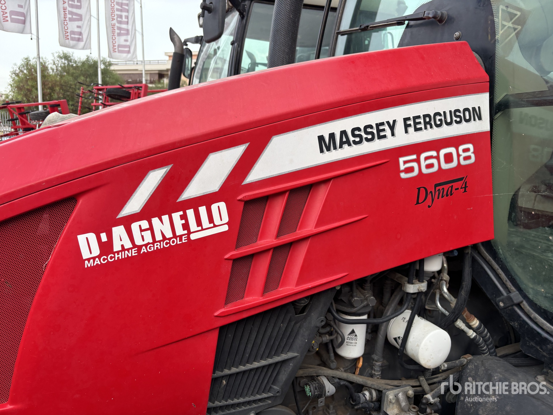 2017 Massey Ferguson 5608 DYNA-4