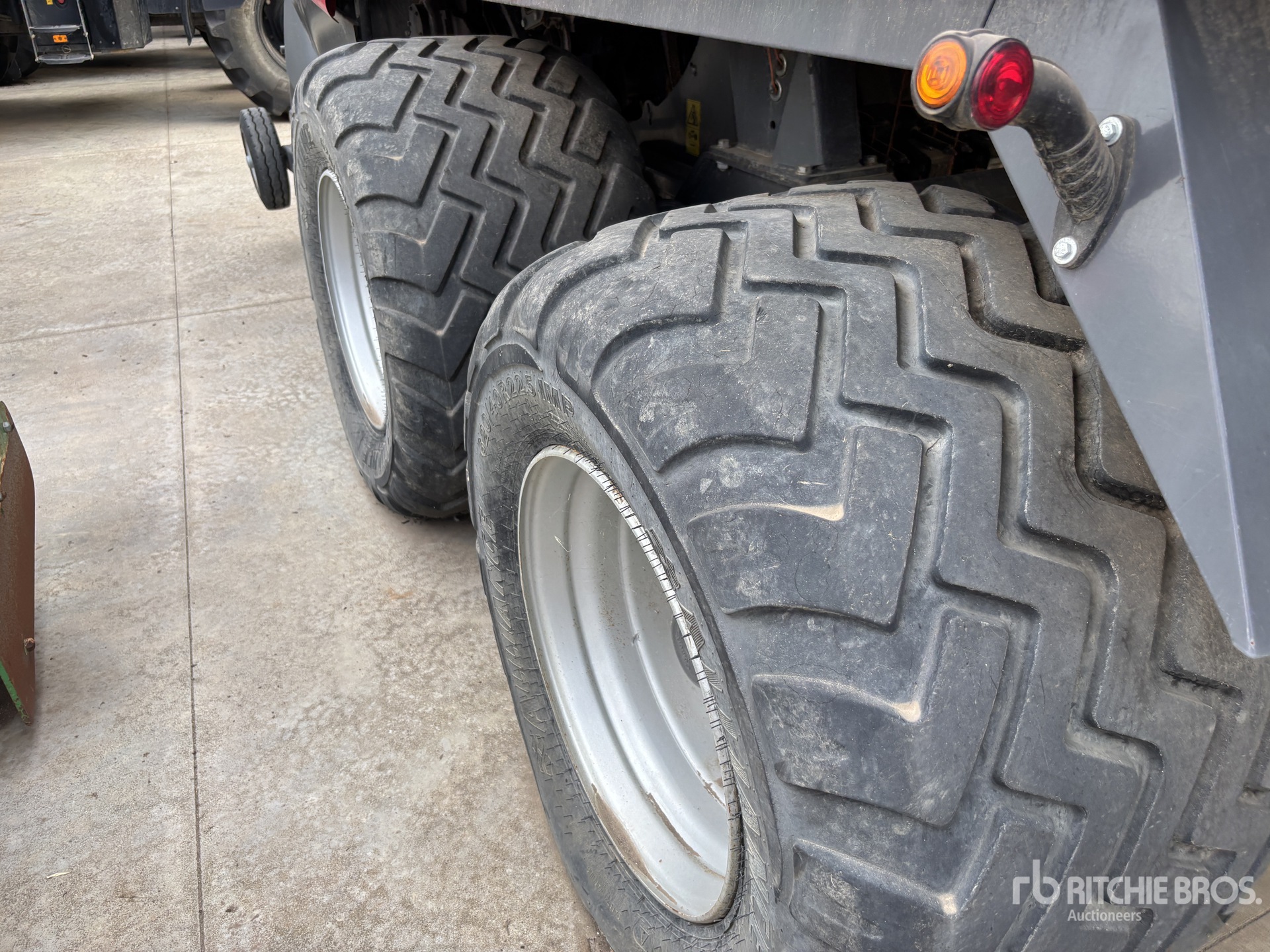 2021 Massey Ferguson 2270XD