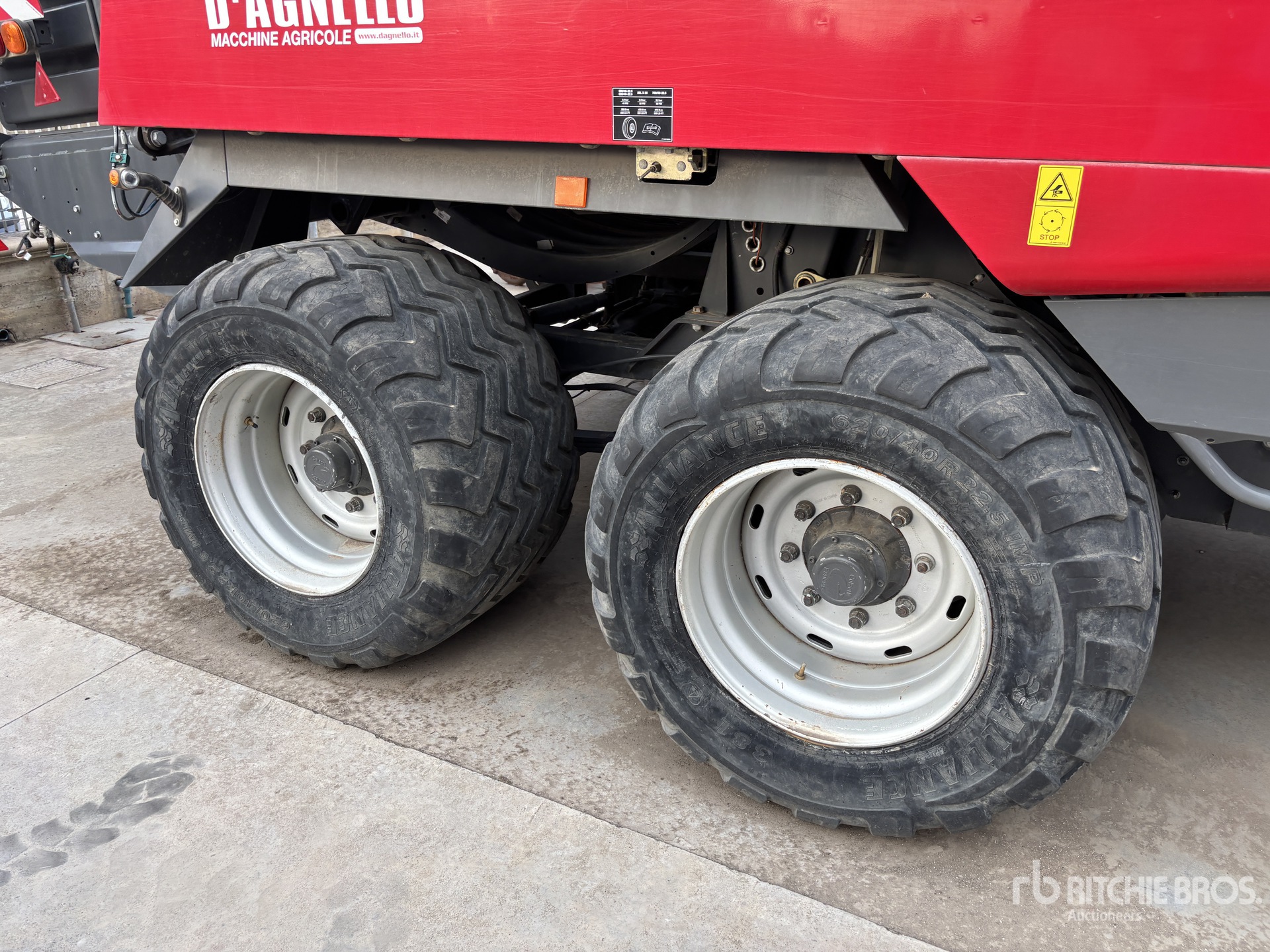 2021 Massey Ferguson 2270XD