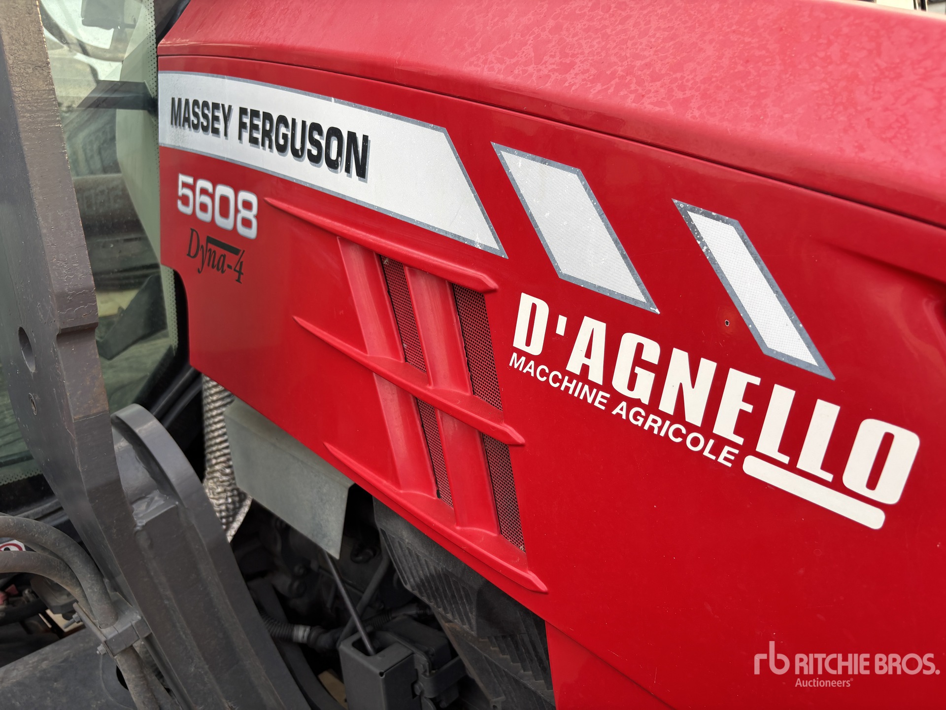 2015 Massey Ferguson 5608 DYNA-4