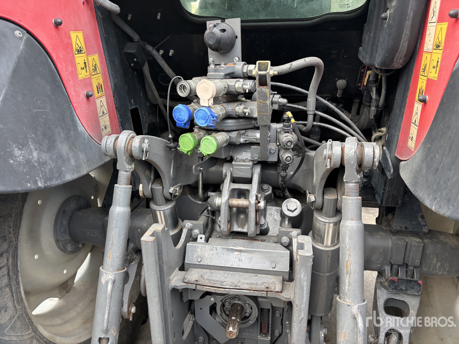 2015 Massey Ferguson 5608 DYNA-4