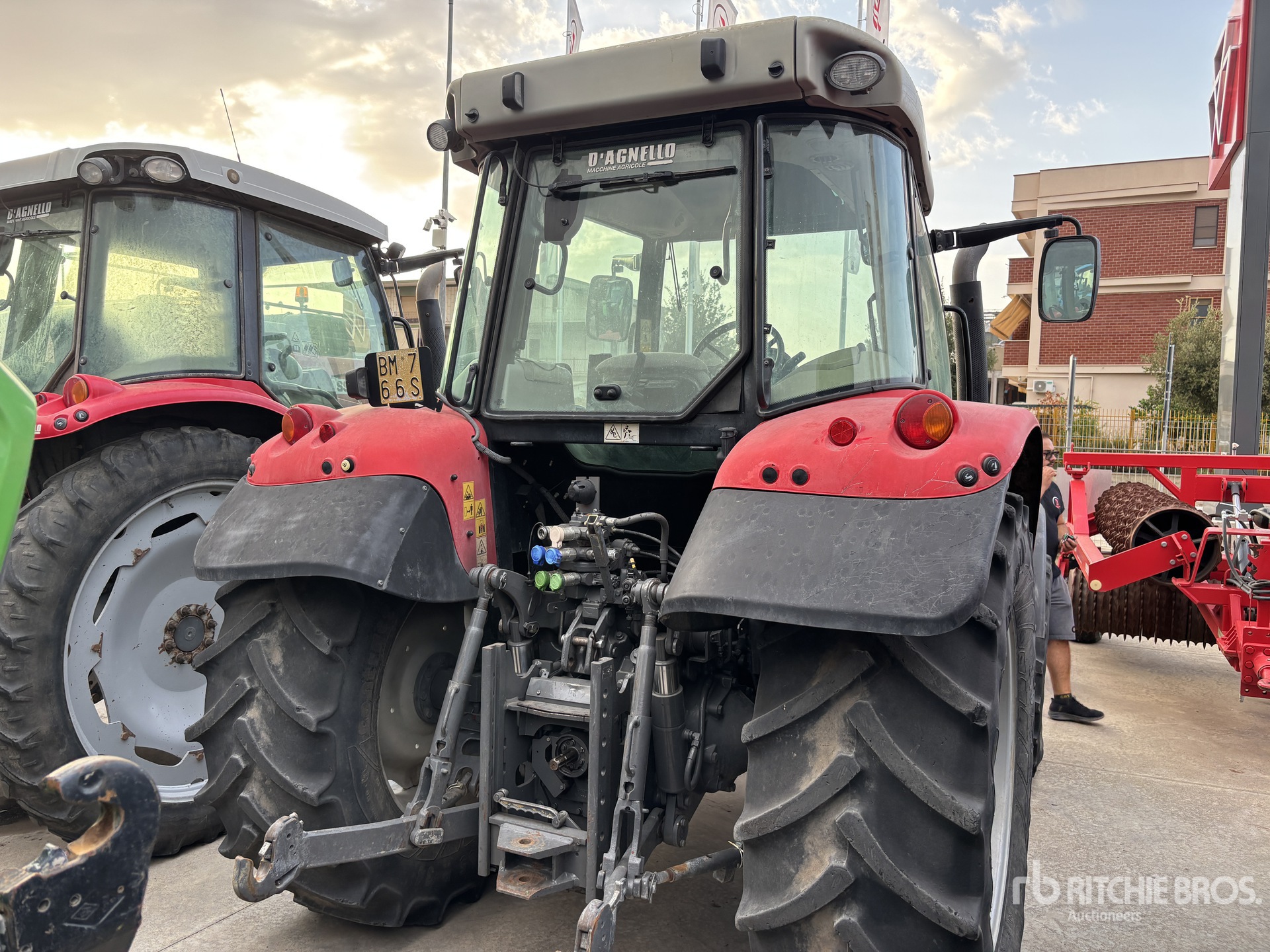 2015 Massey Ferguson 5608 DYNA-4