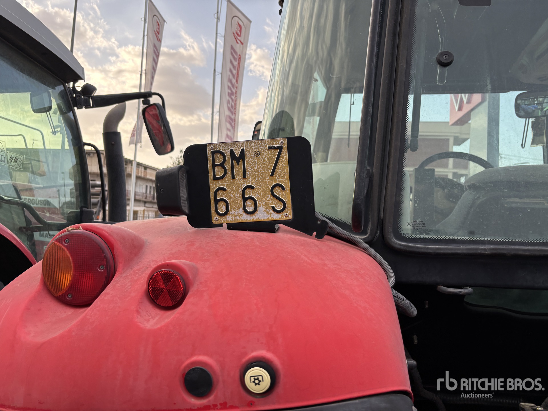 2015 Massey Ferguson 5608 DYNA-4