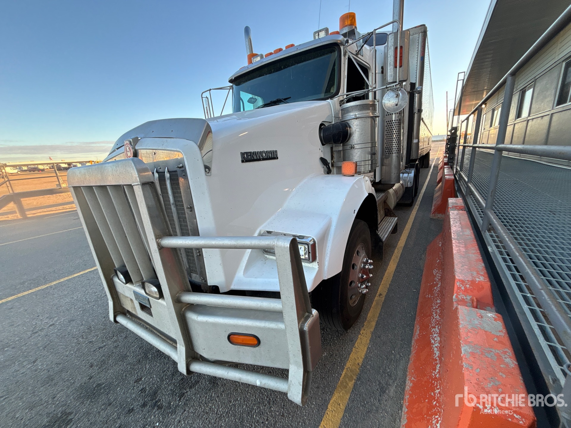 Photo of 2013 Kenworth T800
