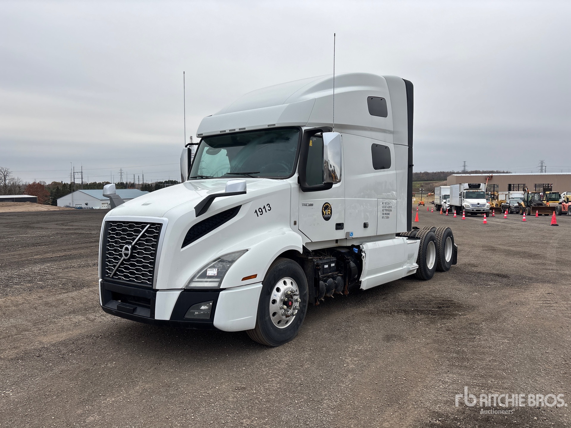 2022 Volvo VNL760