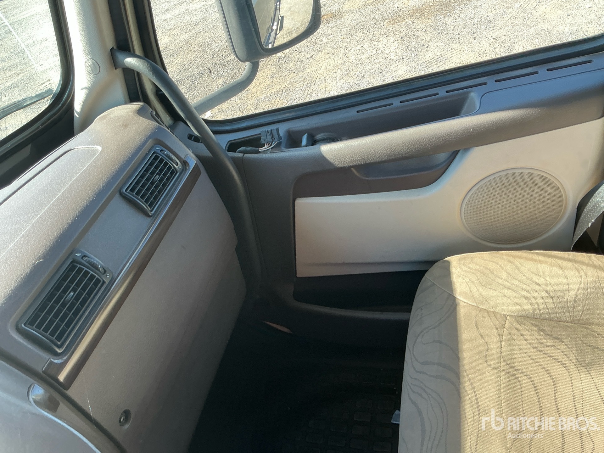 2013 Volvo VNL