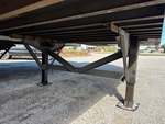 Chassis - Van Trailer with Landing Gear / Tongue Jack