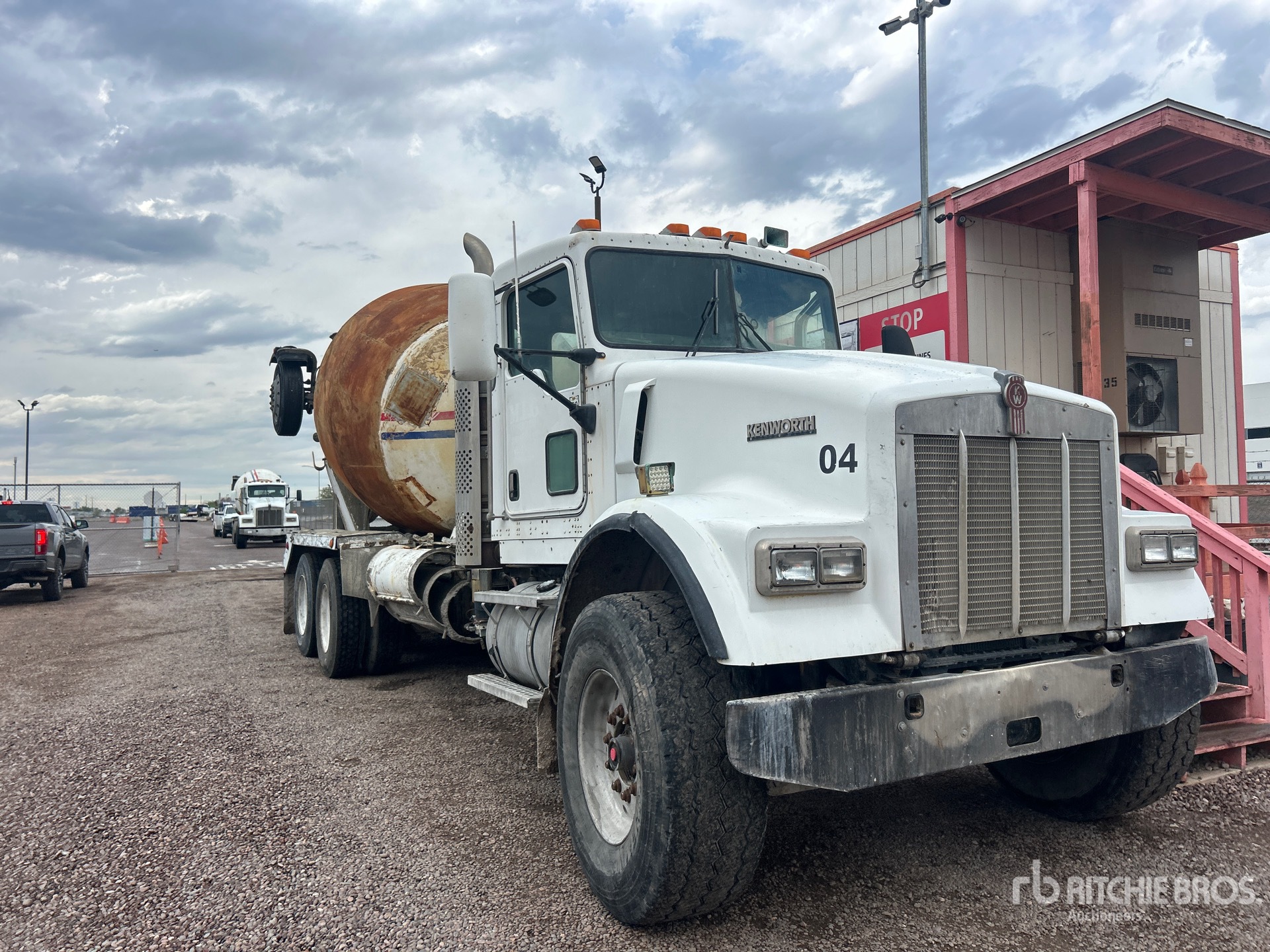 Photo of 2005 Kenworth W900