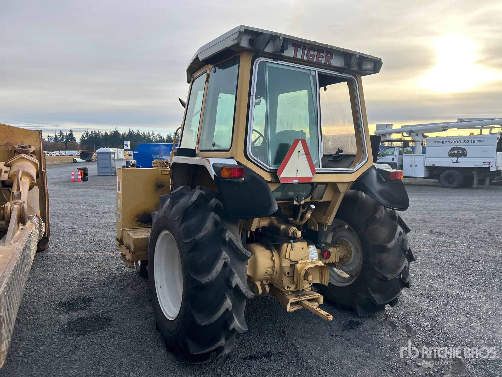 1992 Ford 6610