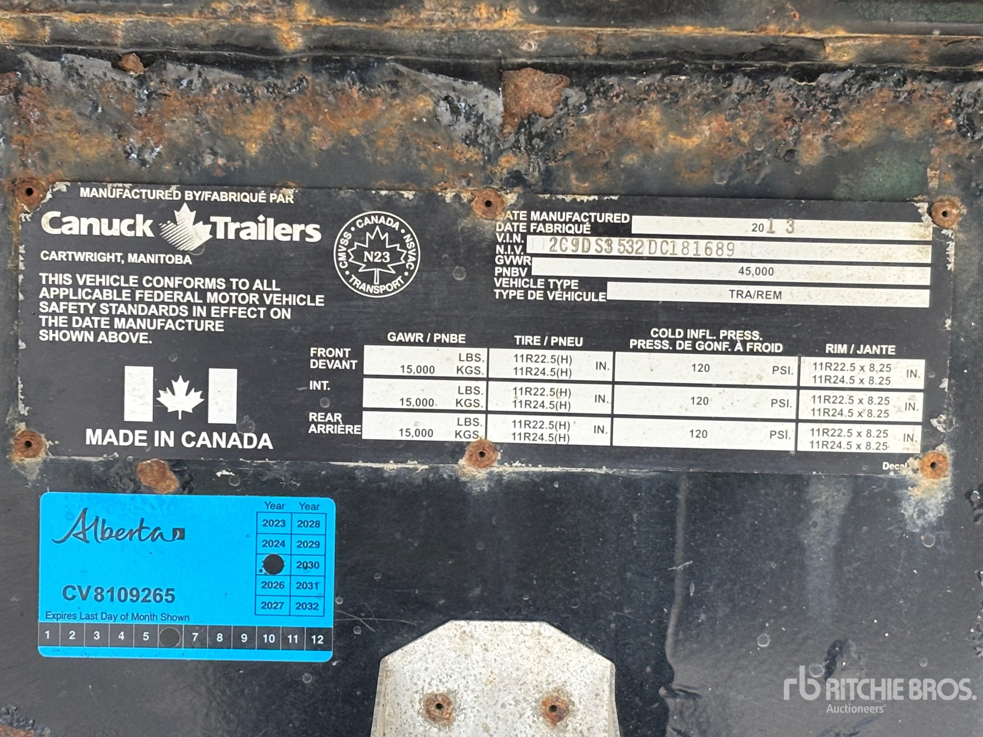 2013 Canuck 31 ft Tri/A
