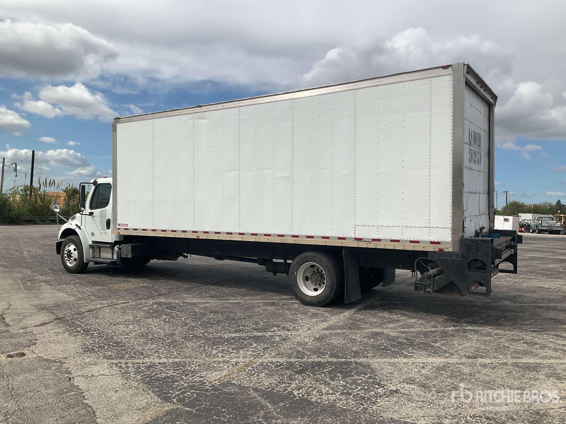 2018 Freightliner M2 106