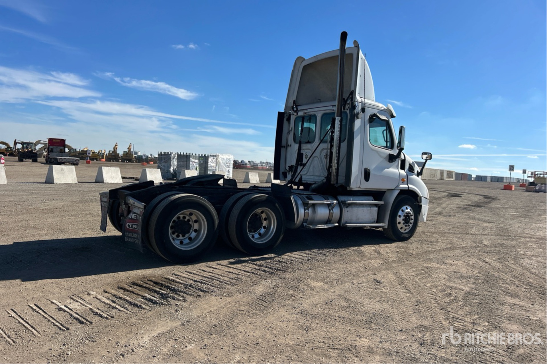 2013 Freightliner CASCADIA 113
