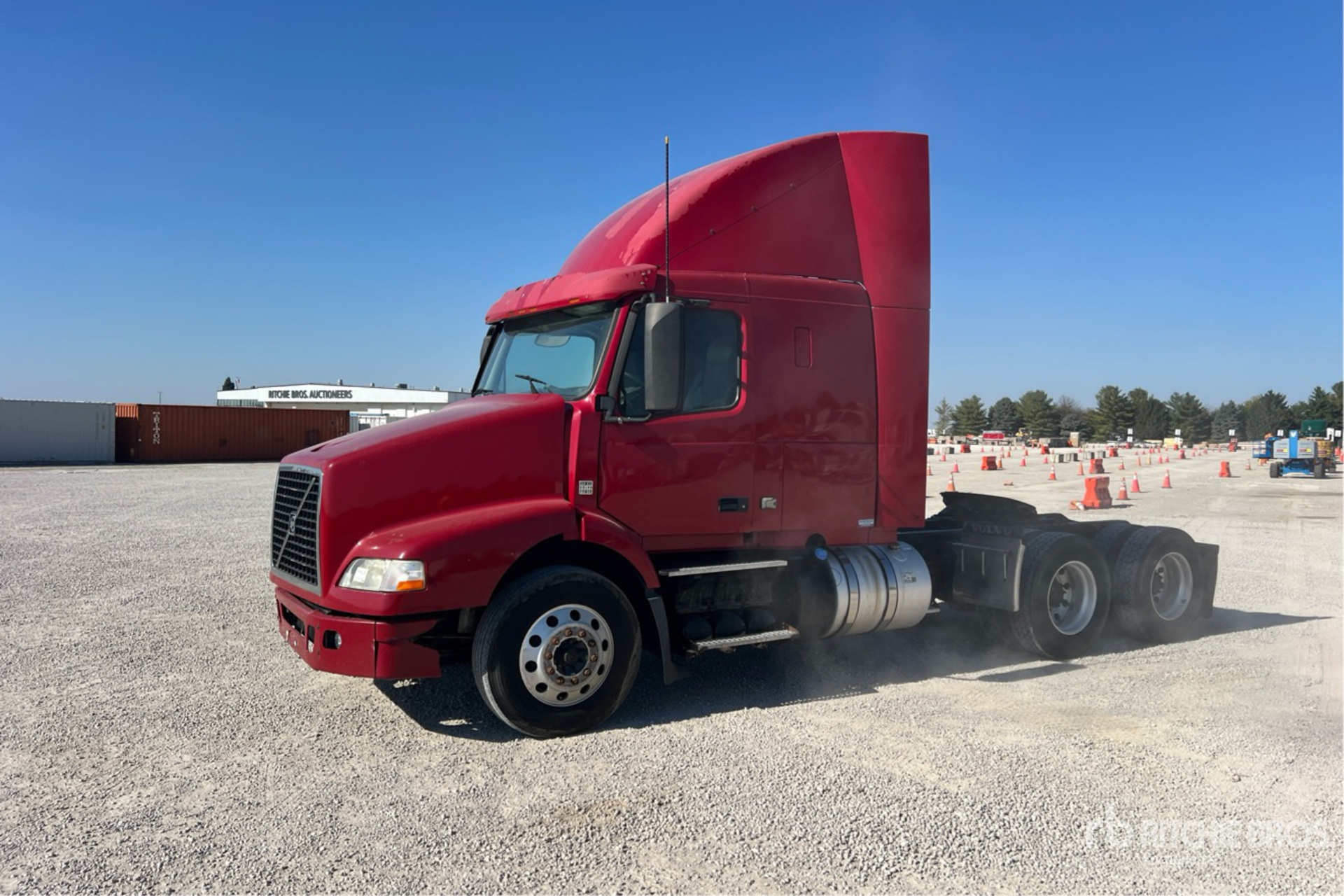2013 Volvo VNM