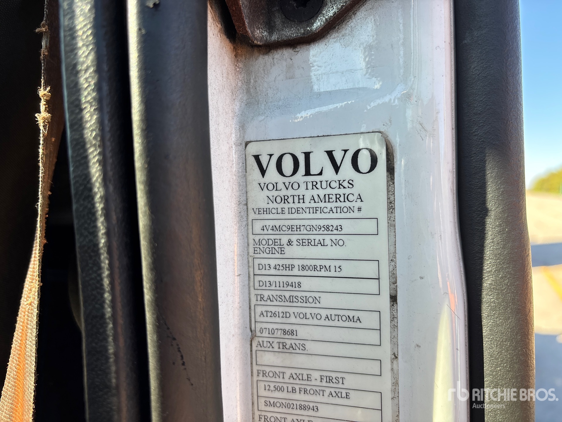 2016 Volvo VNM