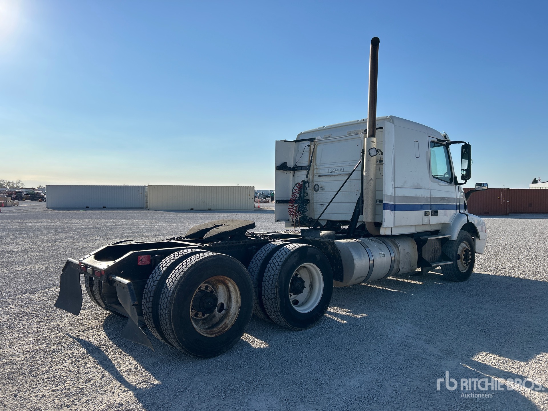 2016 Volvo VNM
