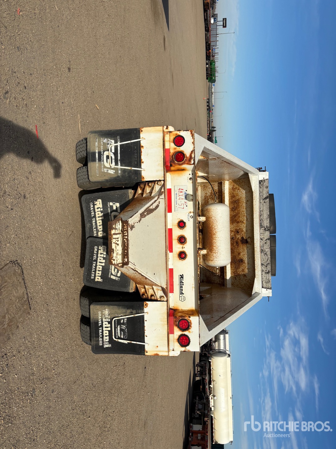 2008 Midland 38 ft Tri/A