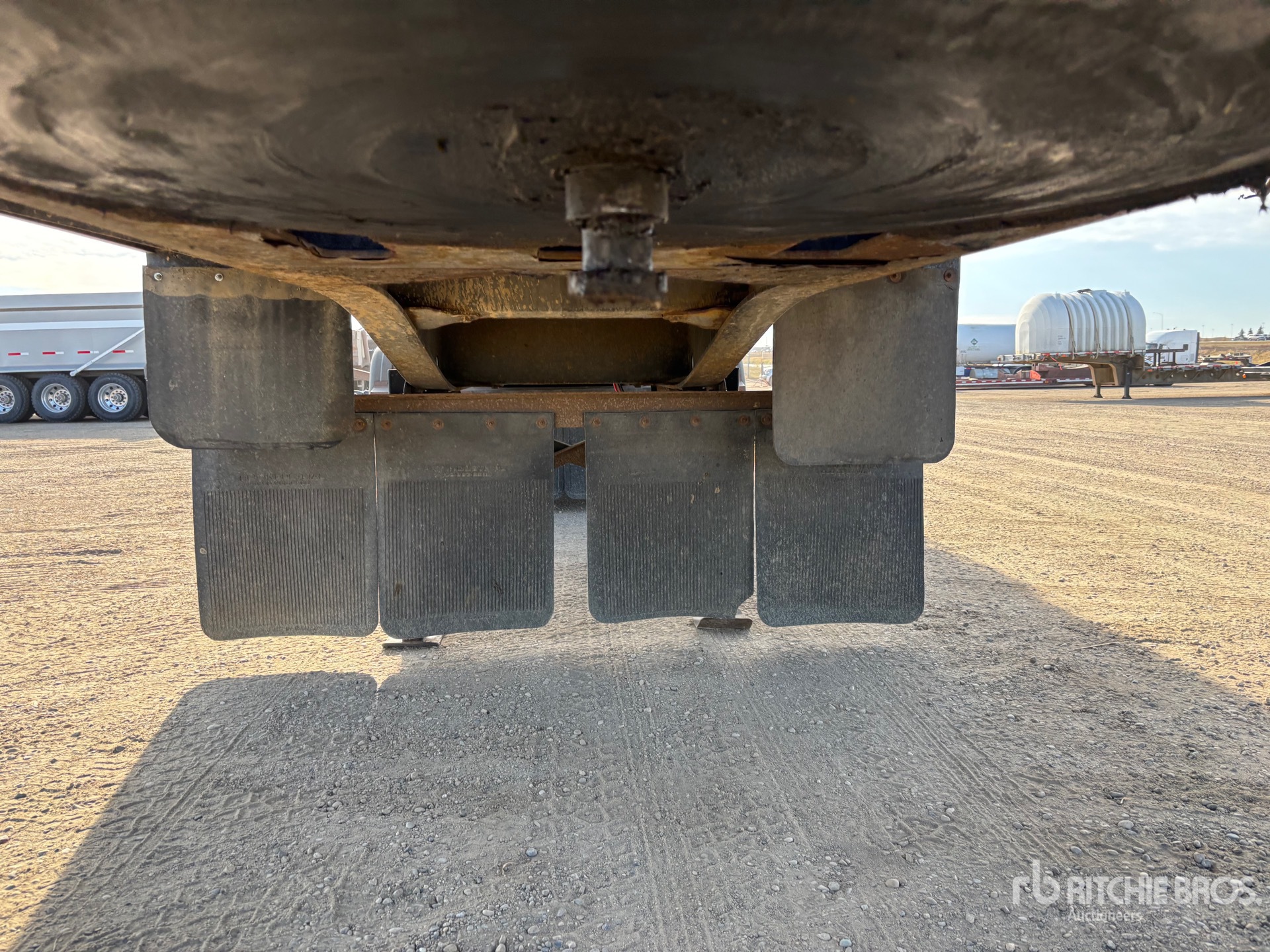 2015 Midland 35 FT TRI/A