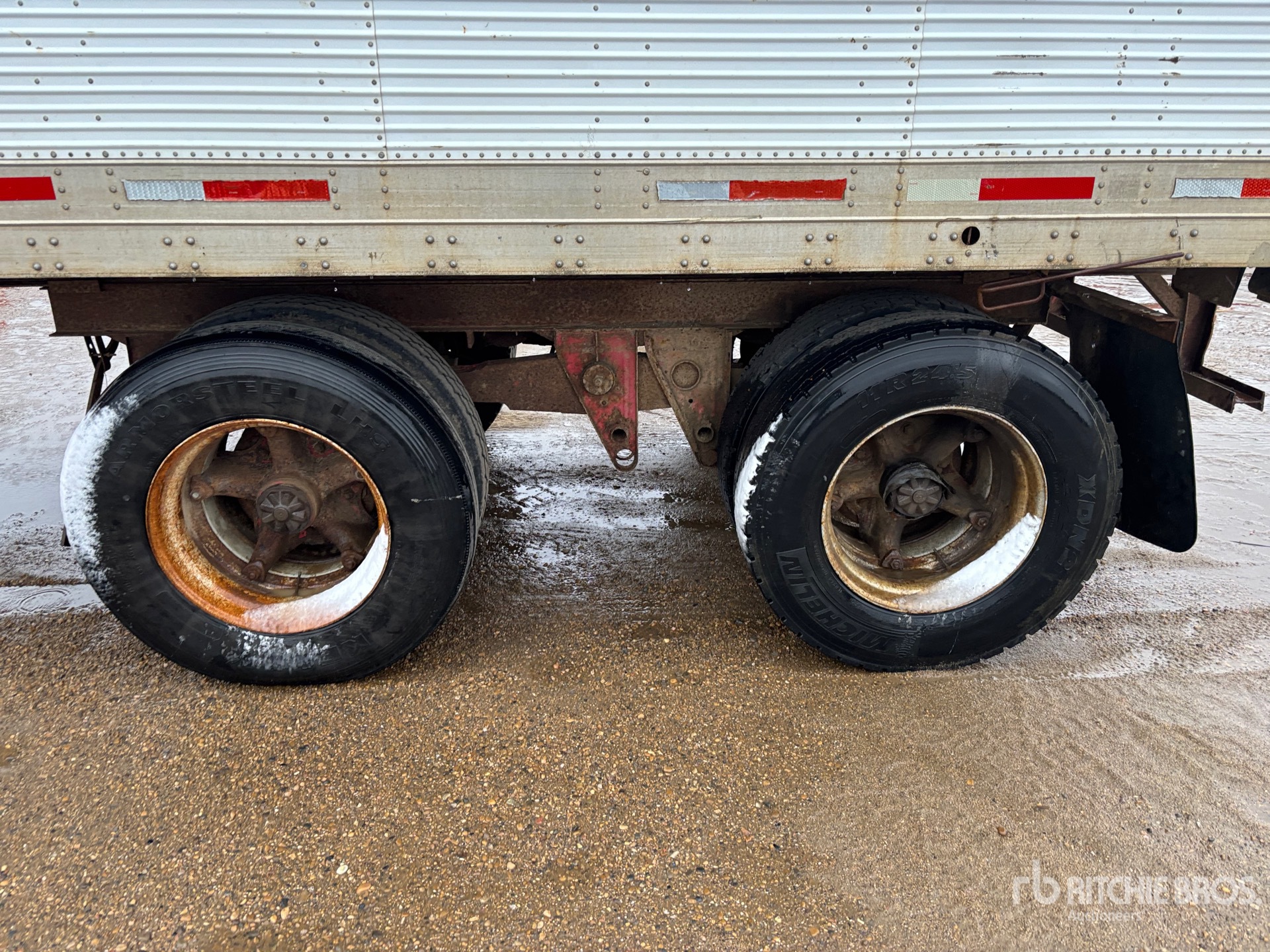 1985 Fruehauf 48 FT X 102 IN T/A TOOL CRIB