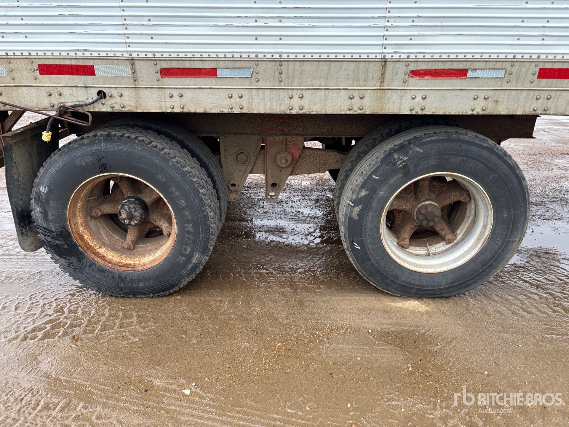 1985 Fruehauf 48 FT X 102 IN T/A TOOL CRIB