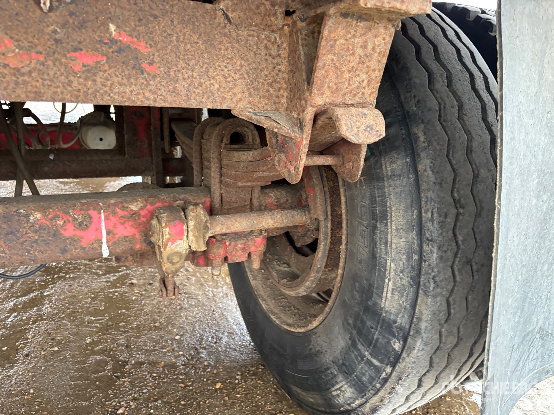 1985 Fruehauf 48 FT X 102 IN T/A TOOL CRIB