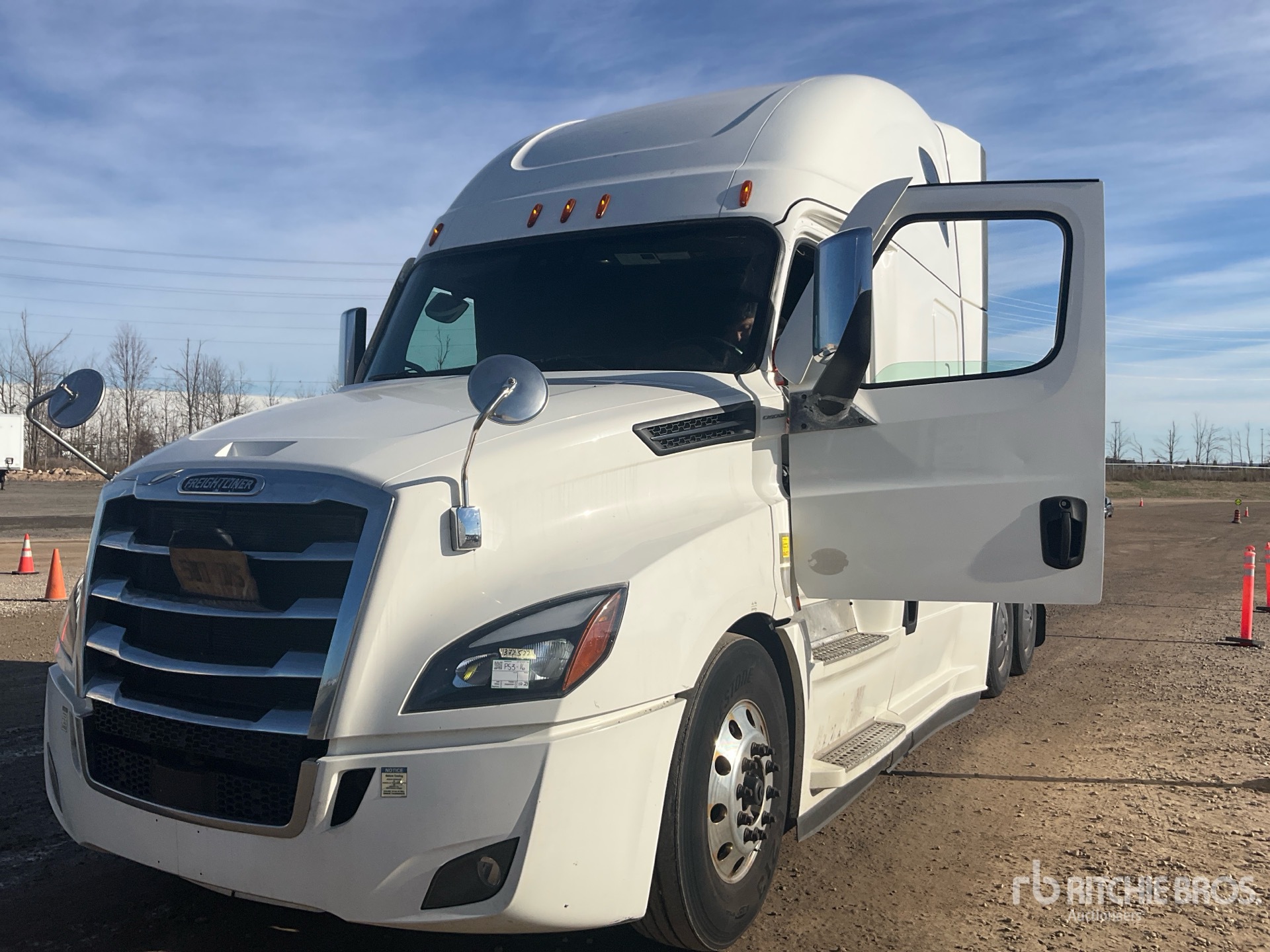 2021 Freightliner CASCADIA 126