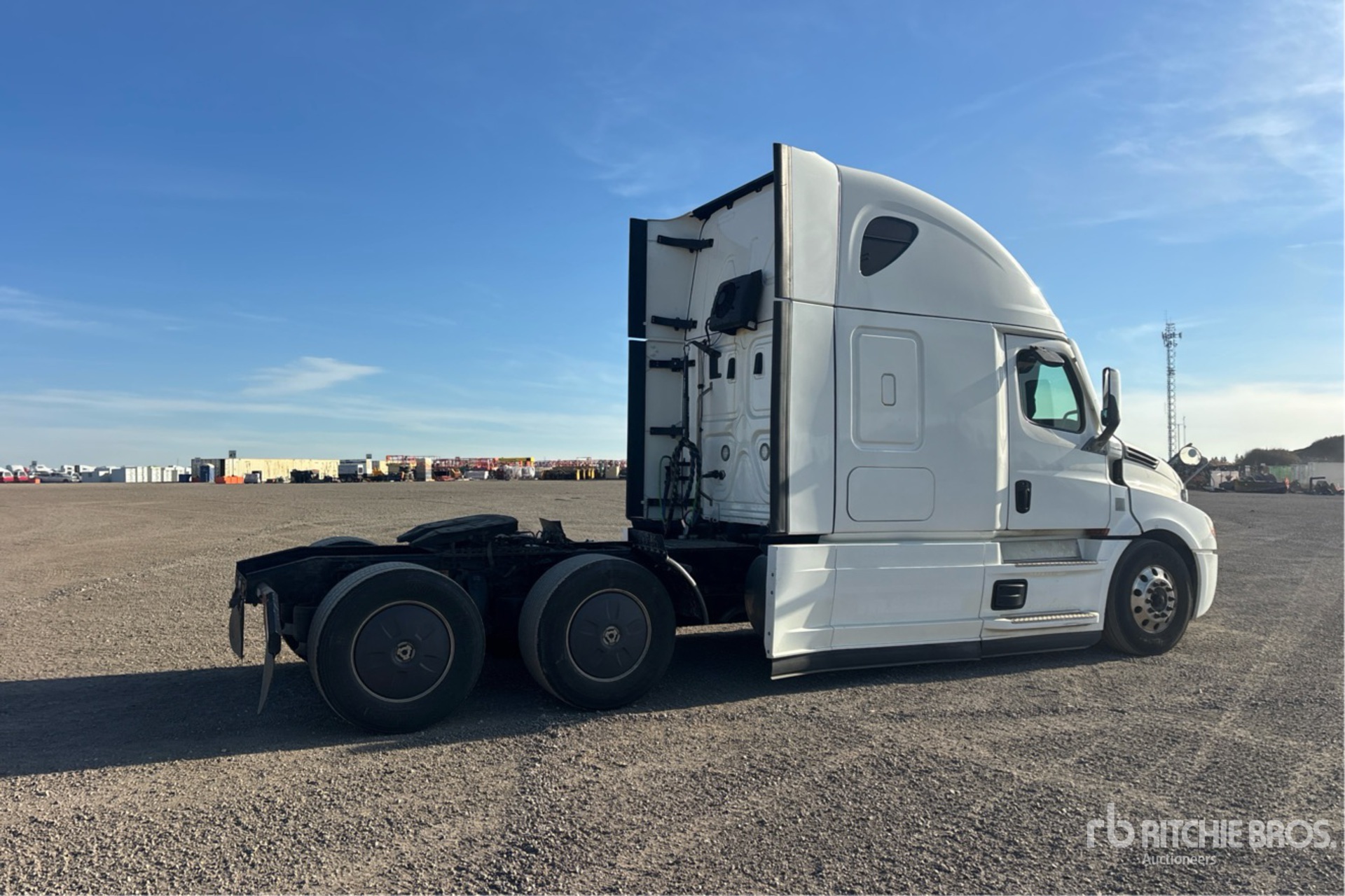 2021 Freightliner CASCADIA 126