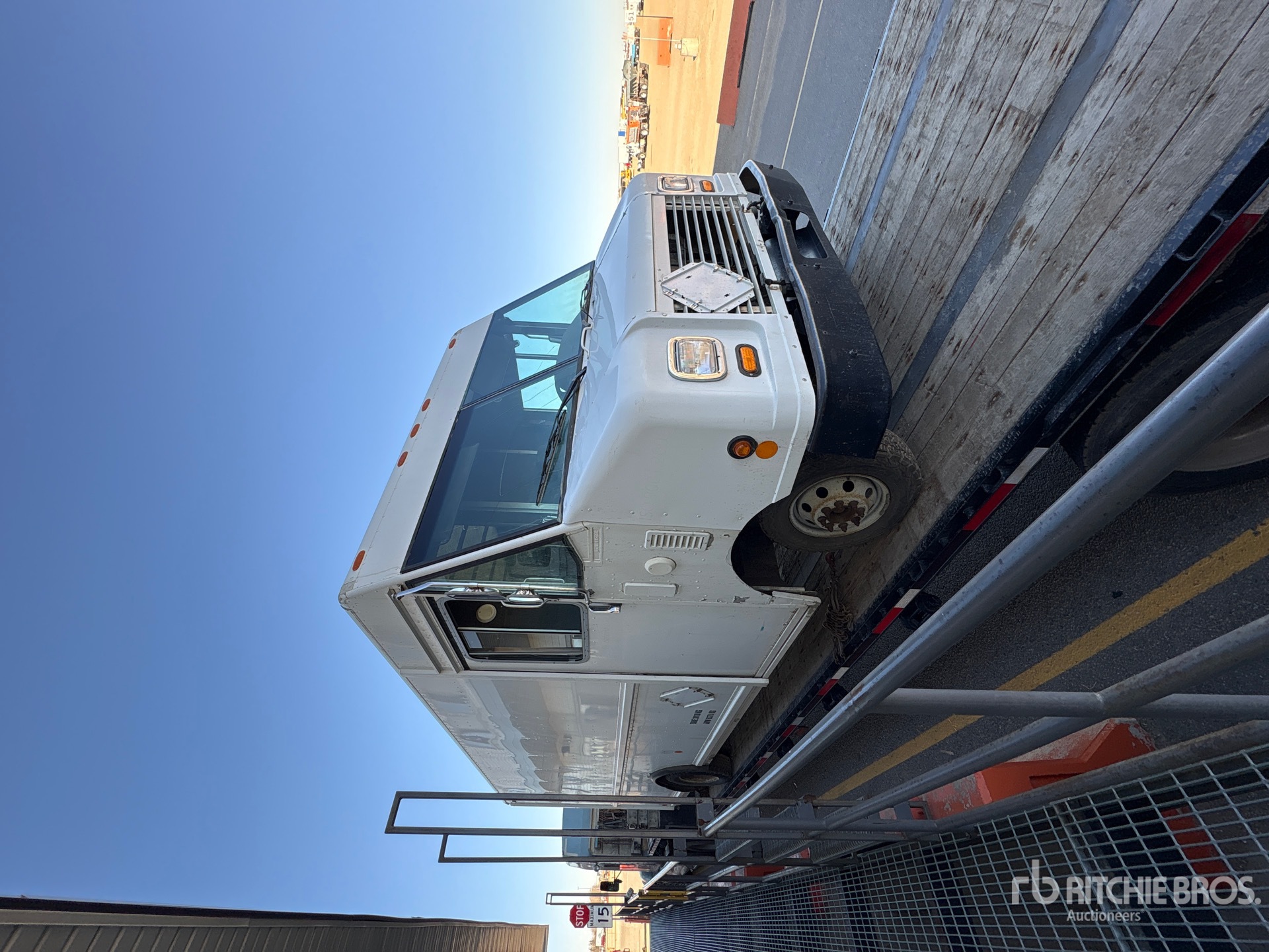 2004 Ford E-450