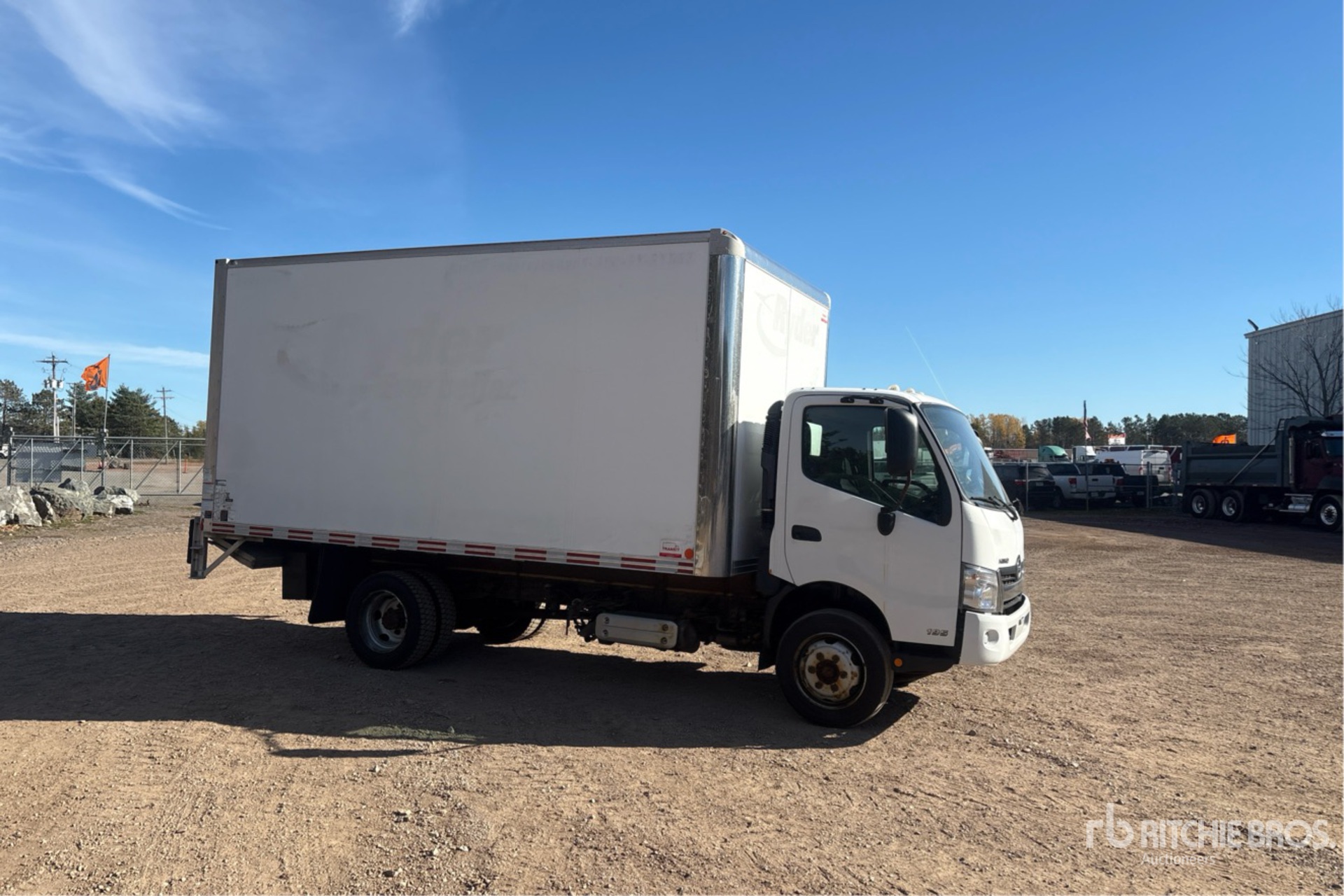 2020 Hino 195