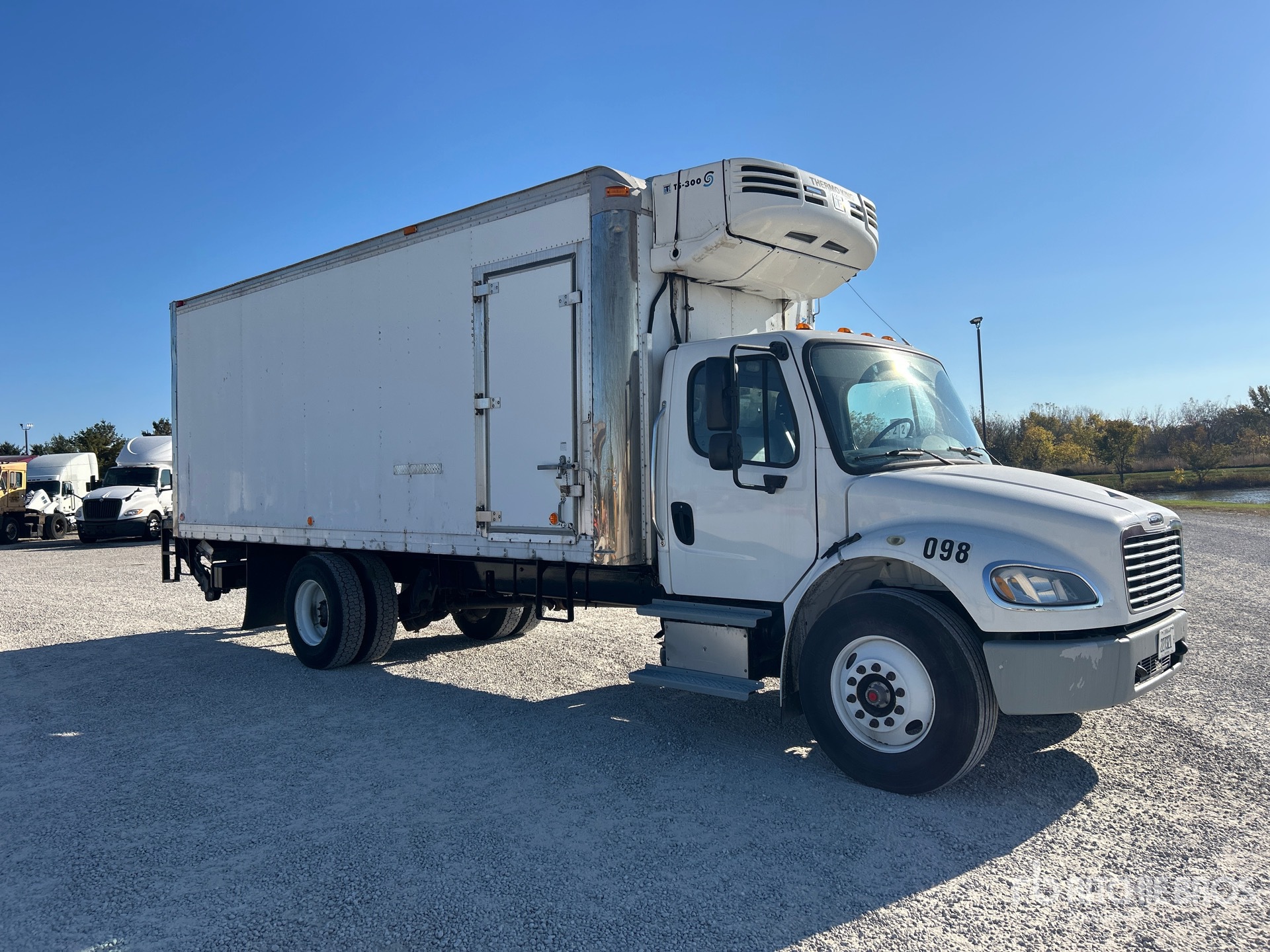 2016 Freightliner M2 106